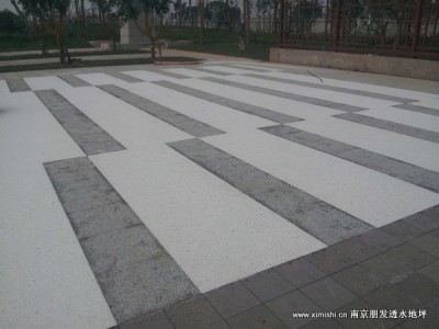 透水胶粘石广场