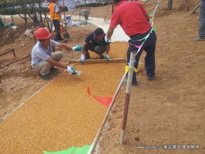 彩色透水胶粘石树坑